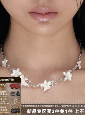 纯白樱花项链小众设计黑白锁骨链