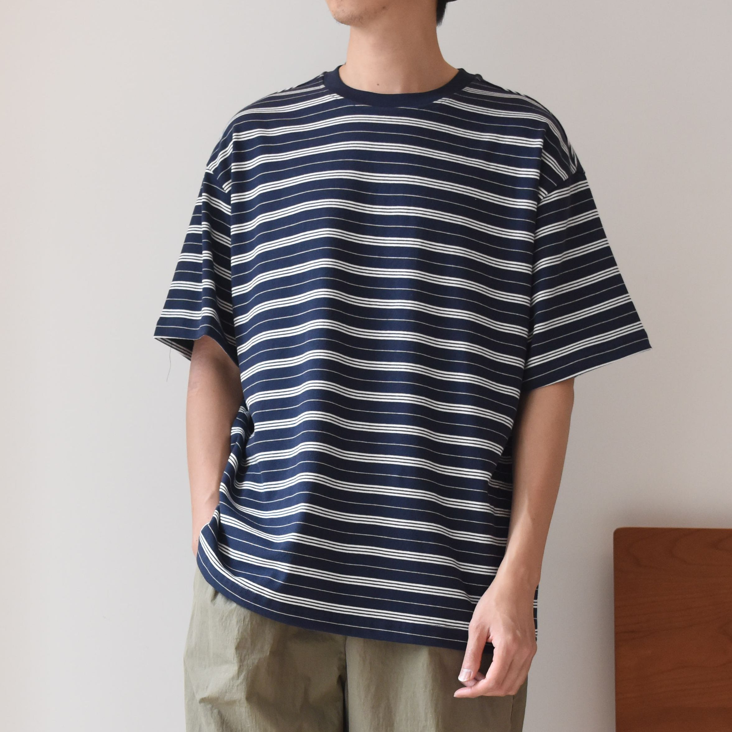 蓝白色织条纹宽松落肩短袖T恤