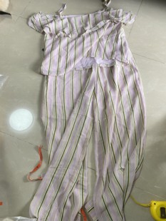 紫色吊带荷叶边上衣搭配同色系阔腿裤 套装 特价 kikuchi设计师断码