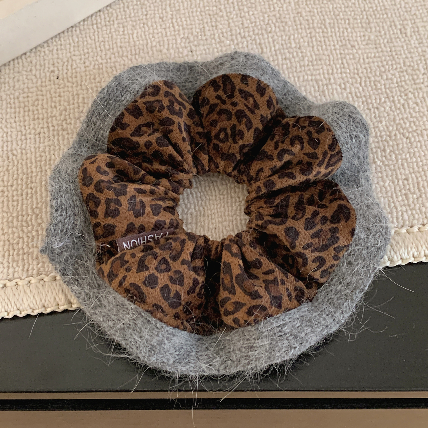 高级感灰色豹纹毛线针织大肠发圈