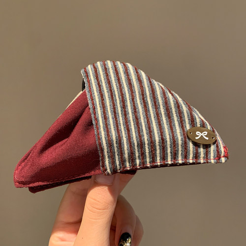 秋冬氛围感酒红色条纹三角抓夹