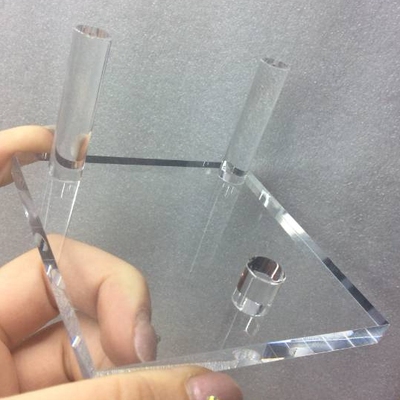 亚克力方形三柱矿标以南的小巷