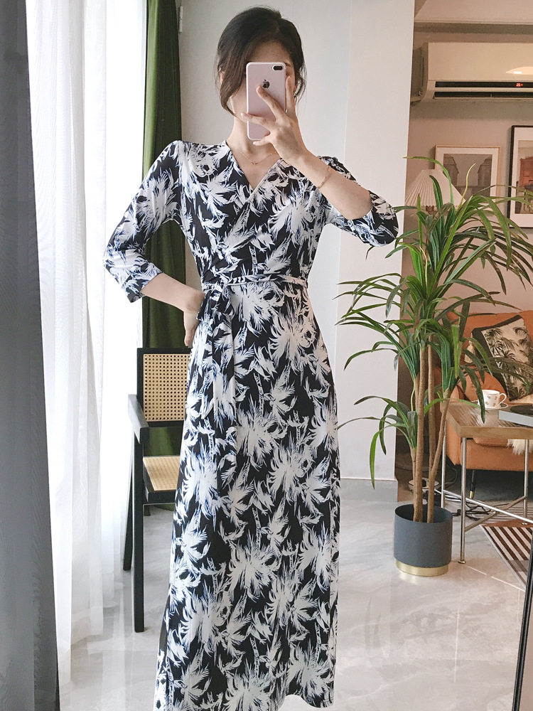 PG DVF2023春夏新品黑白棕榈叶印花V领修身显瘦裹身连衣裙无领长