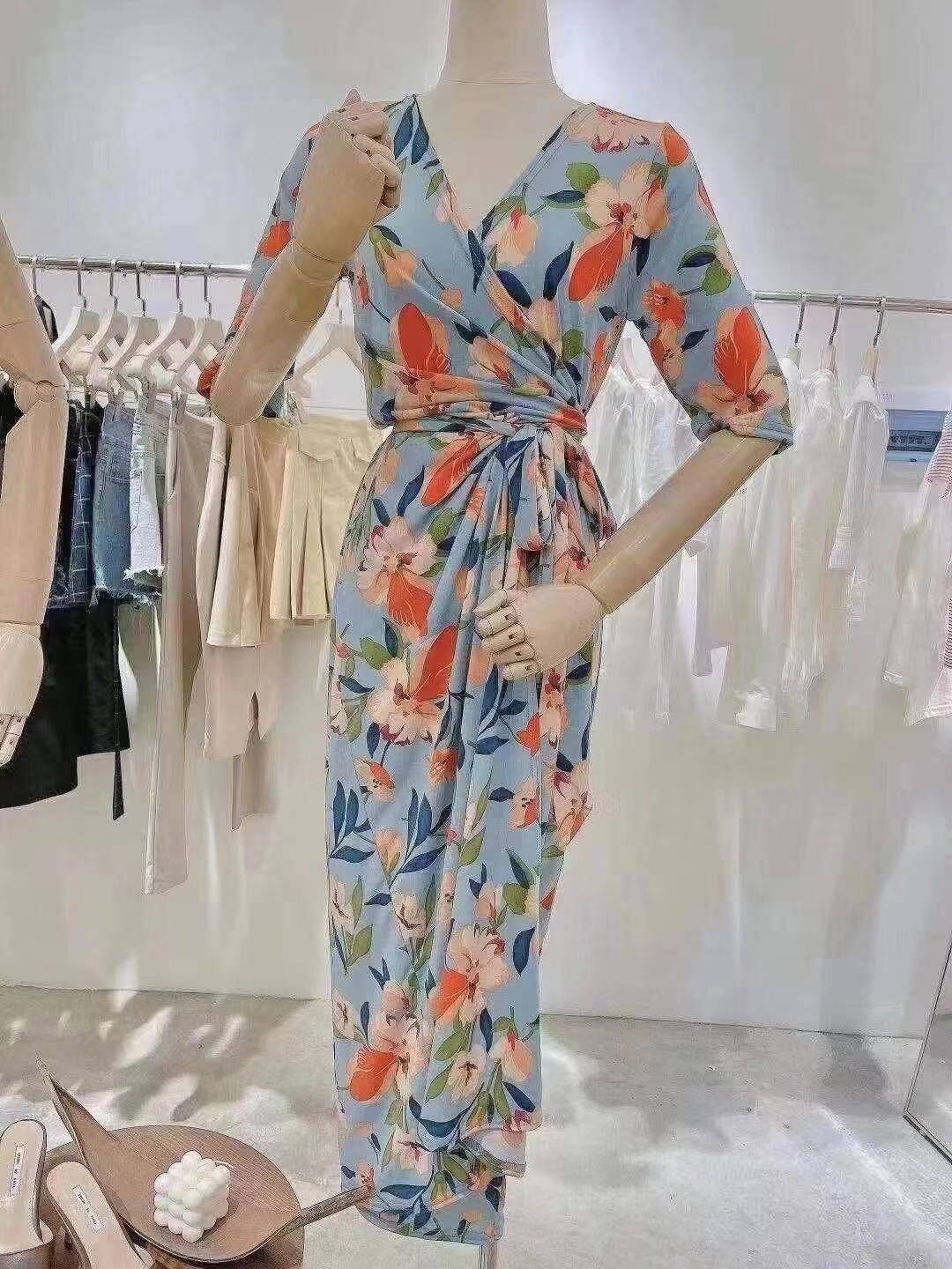 PG DVF2023夏季新款韩版法式复古气质V领修身裙子碎花收腰连衣裙