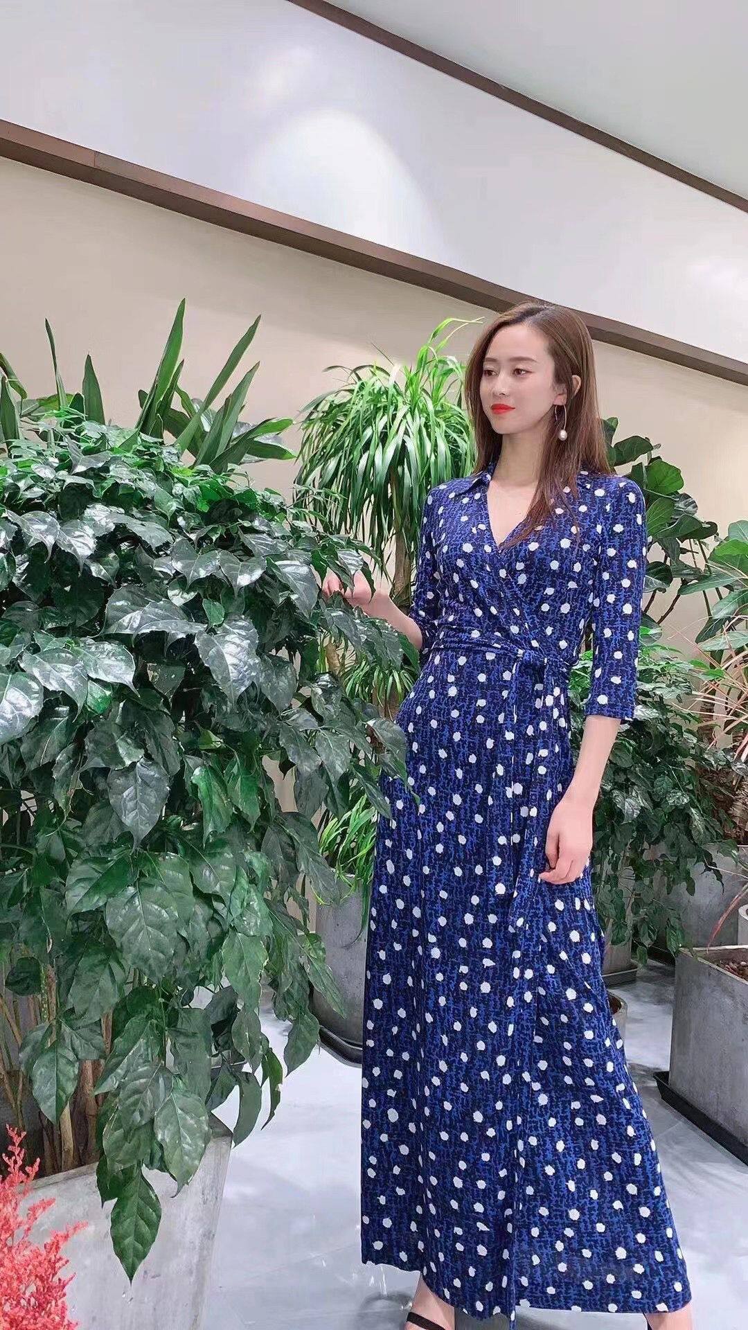 PG DVF女装2023早春新品裹身裙蓝色显白不规则小波点印花气质有领
