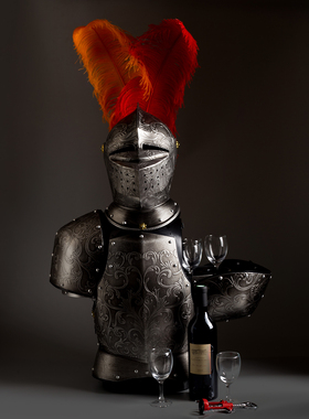 酒柜，中世纪盔甲款式56长33宽86高厘米，可放4瓶红酒，6个酒杯。