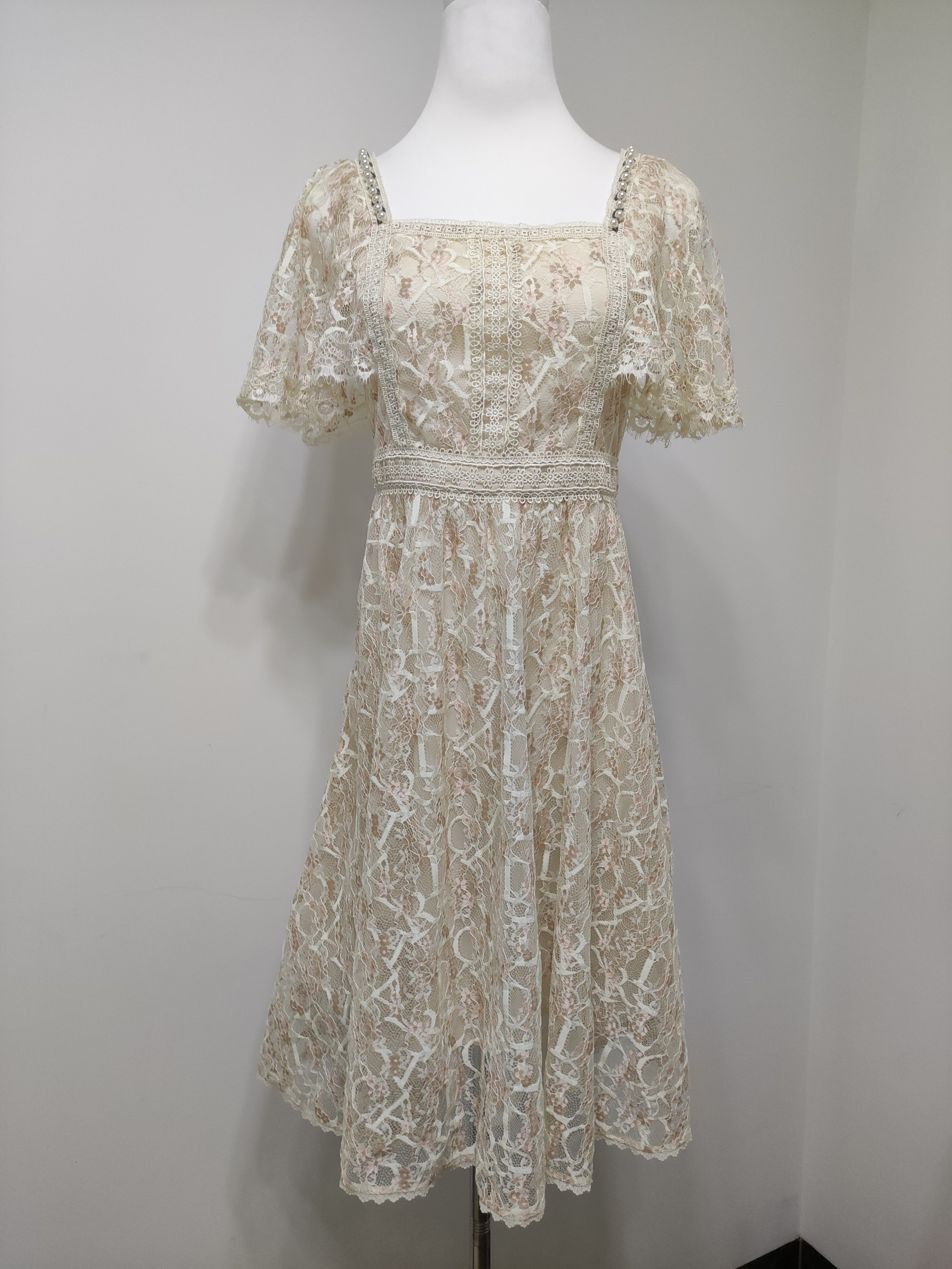 知恩法式复古爱心波点连衣裙