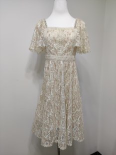 知恩GCCG正品夏法式复古飞袖方领优雅重工蕾丝珍珠连衣裙收腰5131