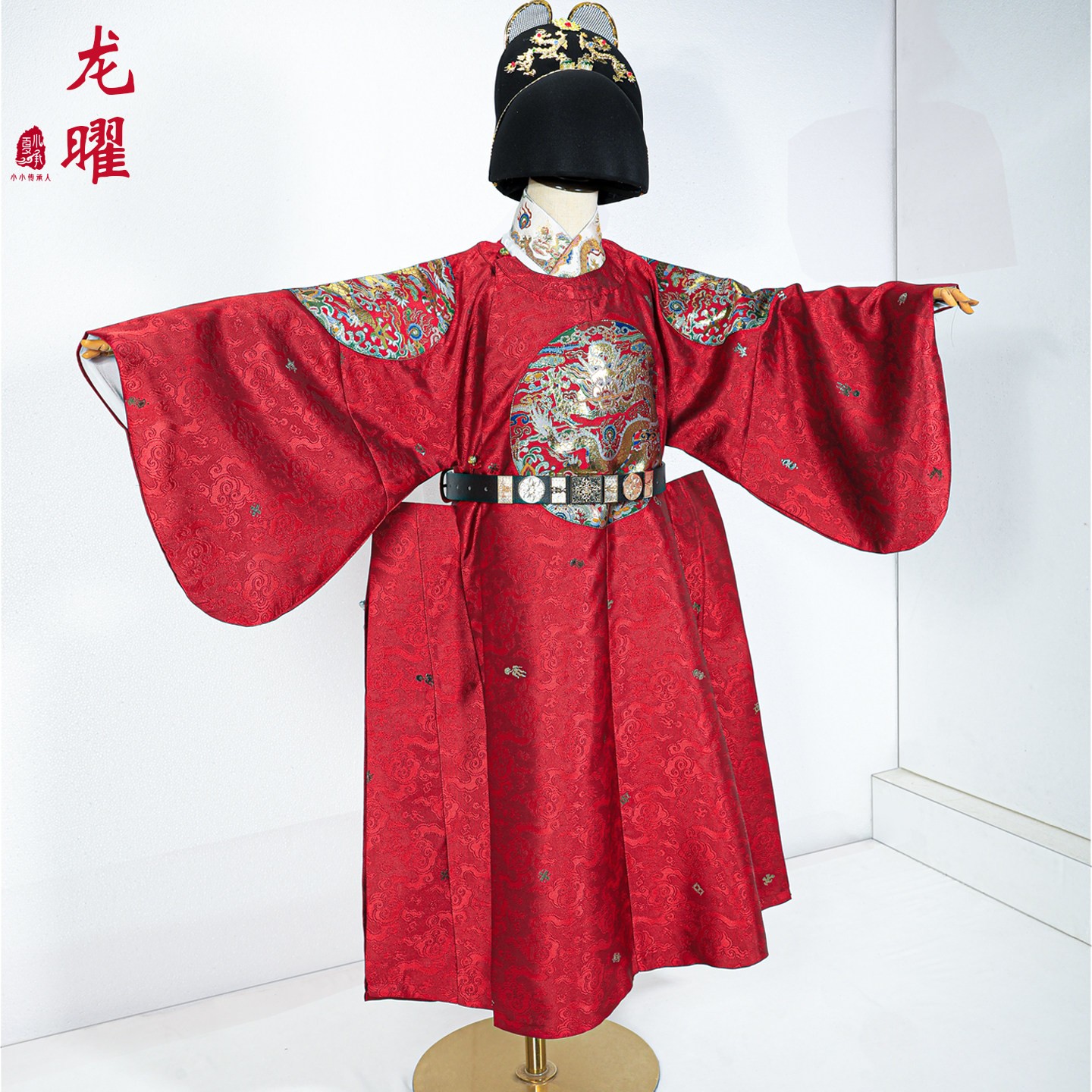 夏小承复原明制汉服团龙圆领袍图片