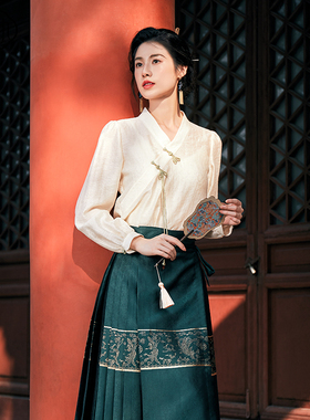 固执2025春季新款中国风v领盘扣泡泡袖长袖小衫上衣80141SY08896