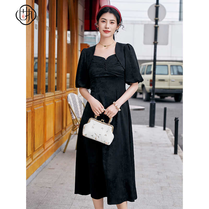 固执提花泡泡袖+吊带连衣裙套装