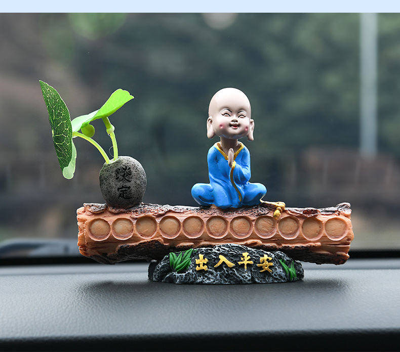 汽车摆件车饰车里香水座弥勒佛小和尚车载装饰品创意琉璃车上用品
