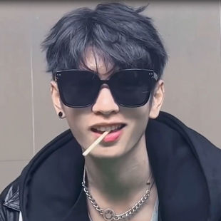 港风方框墨镜男款装酷眼镜防强光防紫外线开车高级感女痞帅太阳镜