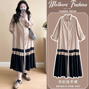 孕妇连衣裙春秋季2026新款卡其色polo领拼接中长款时尚洋气衬衫裙