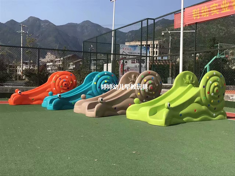 玩具室外幼儿园一体式小滑梯