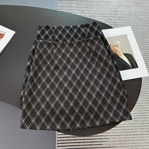 复古菱形格纹毛呢半身裙女