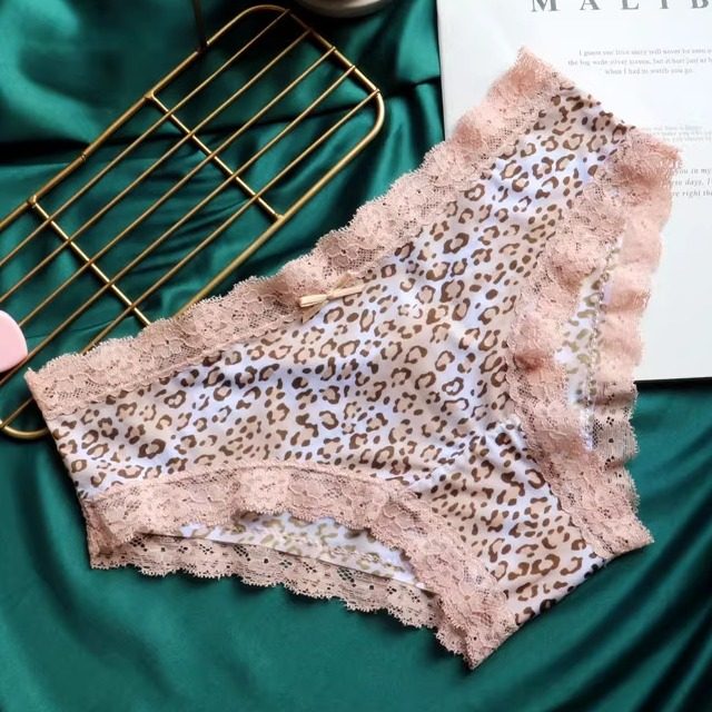 辣妹内裤女性感情趣诱惑豹纹蕾丝边一片式冰丝低腰三角裤女小内内