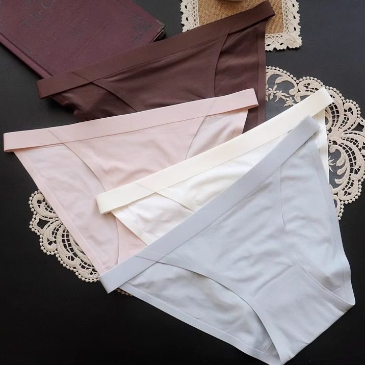 品质内裤女欧美风无痕女士一片式运动高弹低腰性感透气三角裤丝滑