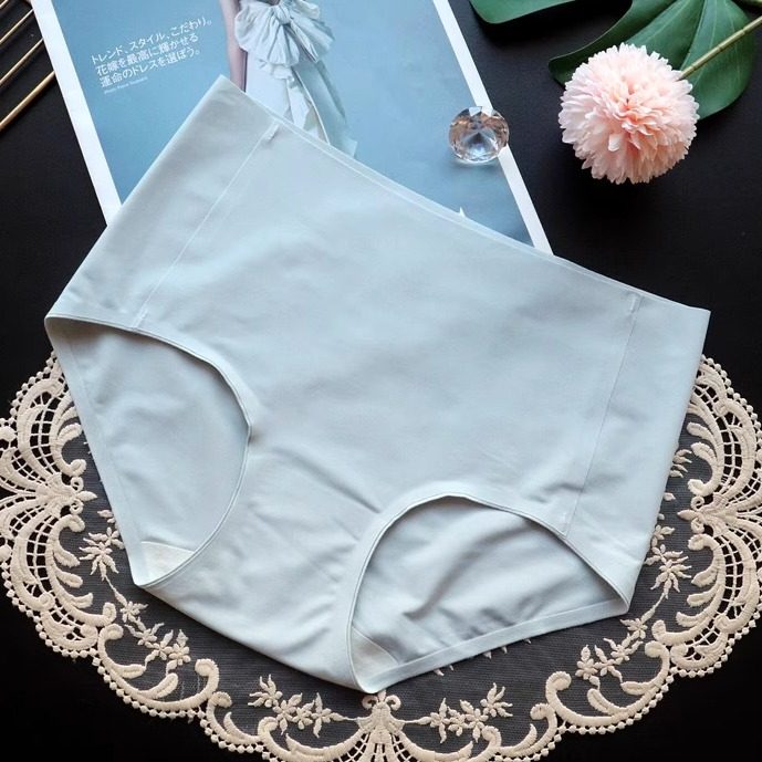 一片式无痕女式三角裤中腰桑蚕丝底档舒适透气内裤女士无痕提臀