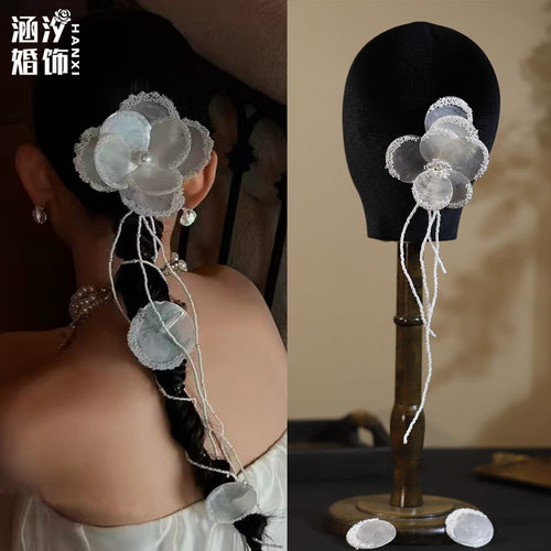 白色贝壳片珍珠流苏新娘发夹