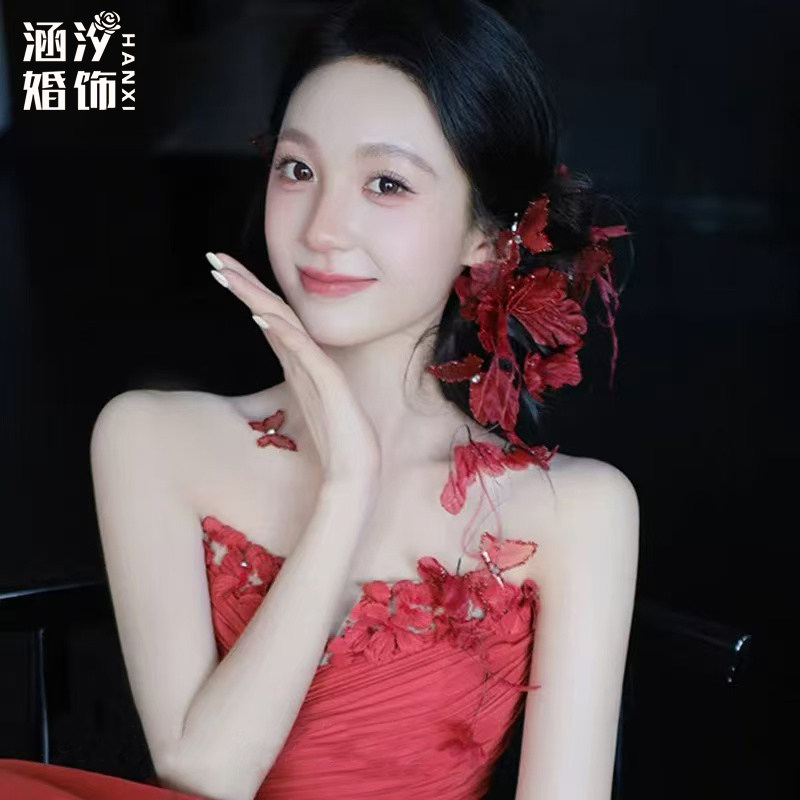 复古婚礼造型大气花朵红色百搭
