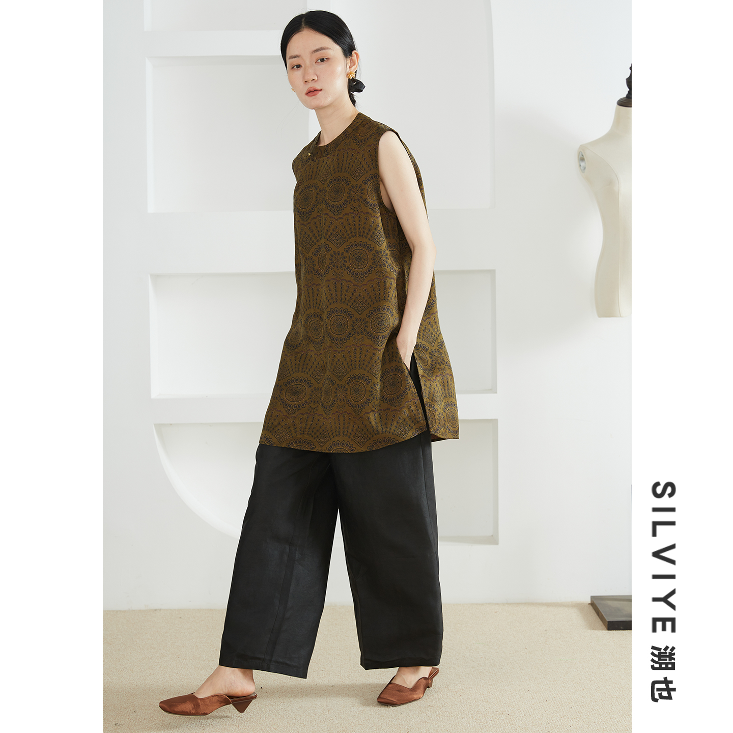 SILVIYE/溯也100%桑蚕丝香云纱红云纱真丝提花无袖斜门襟背心女夏