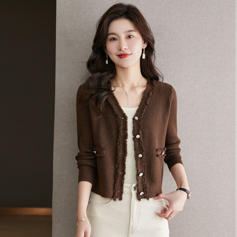 春秋时尚V领毛衣女超短款小香风宽松开衫高腰洋气外套小个子上衣