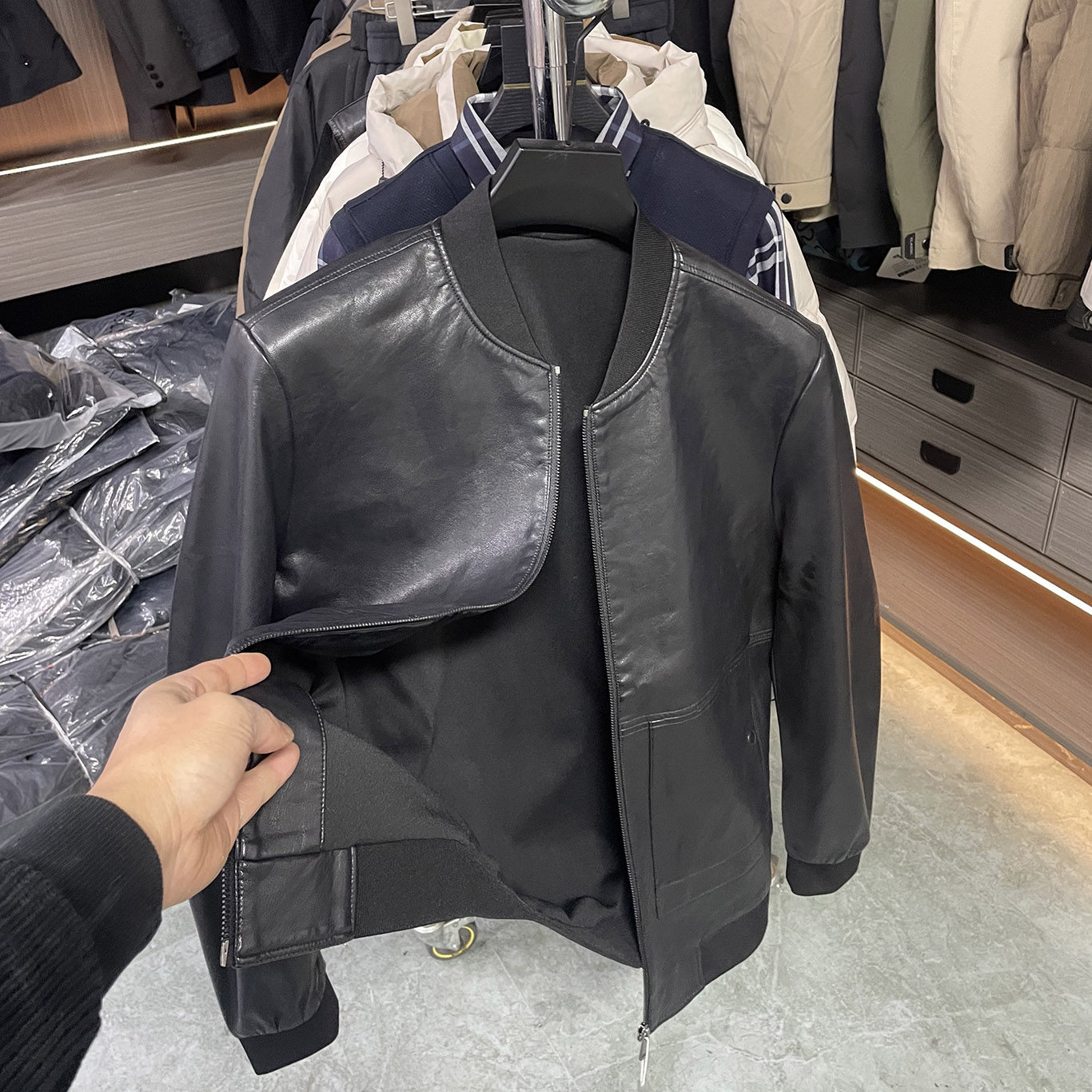 余单！通勤暗黑风棒球领皮衣外套