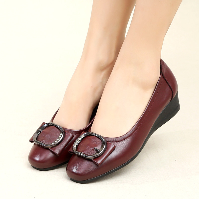 女鞋单鞋春秋款真皮软底妈妈鞋浅口中跟中老年鞋子坡跟方头休闲