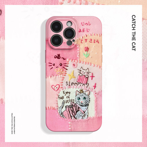 拼接小猫~可爱粉色布艺术适用iPhone16/15pro手机壳华为mate70小米14畅享70vivoS19软iqooneo10苹果14荣耀90