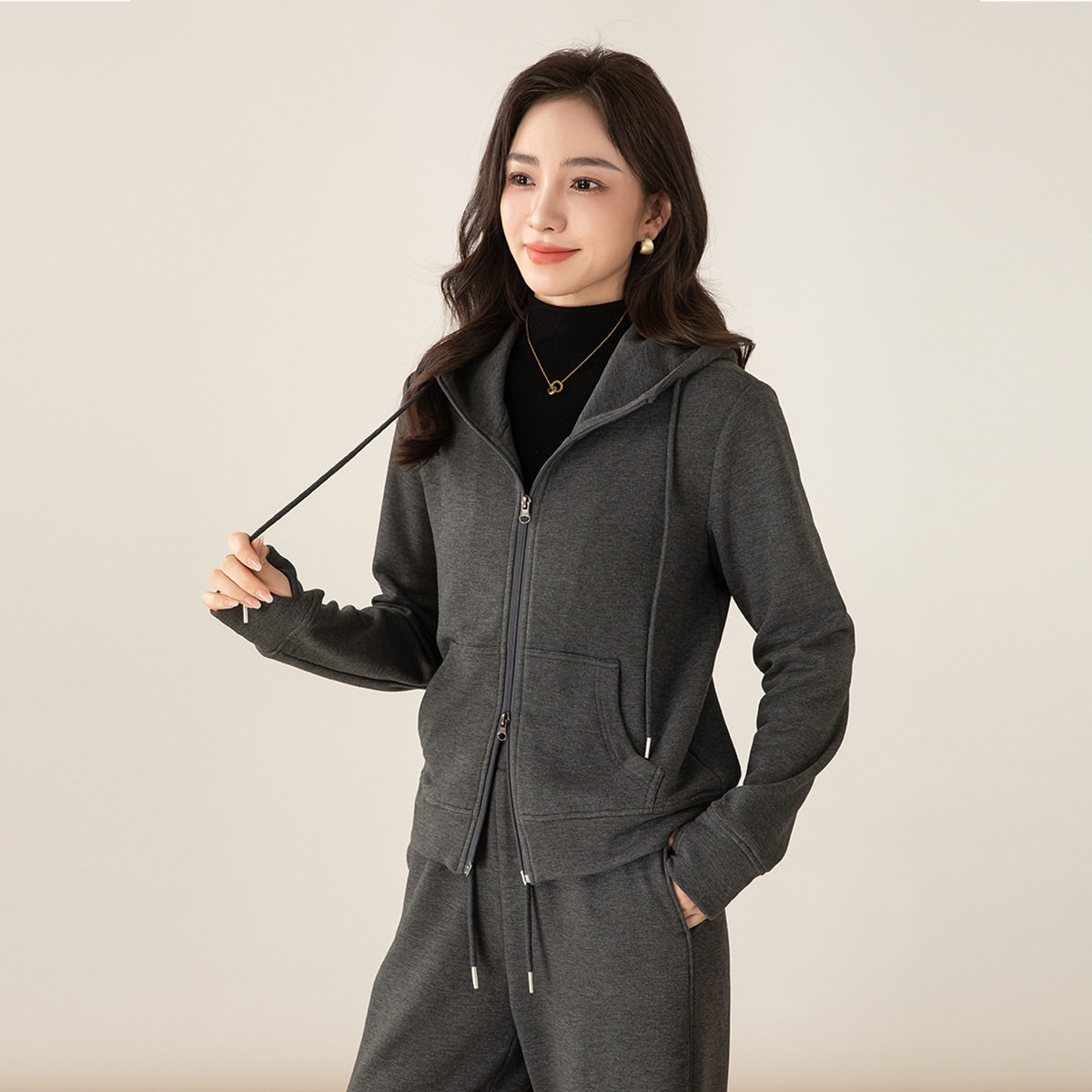 忆霏灰色休闲套装女2025冬软糯醋酸羊毛连帽卫衣外套阔腿裤