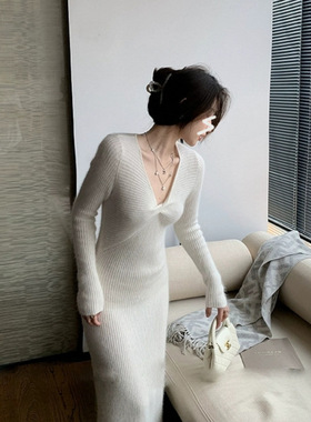 【现货】富家千金感穿搭长袖v领白色针织连衣裙2025新款秋季