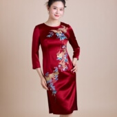 圆领短旗袍妈妈装 新中式 中国风复古重工刺绣金凤七分袖