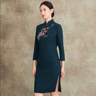 翠韵妈妈短款礼服旗袍万紫千红重工绣墨绿色立领长袖中国风雅致款