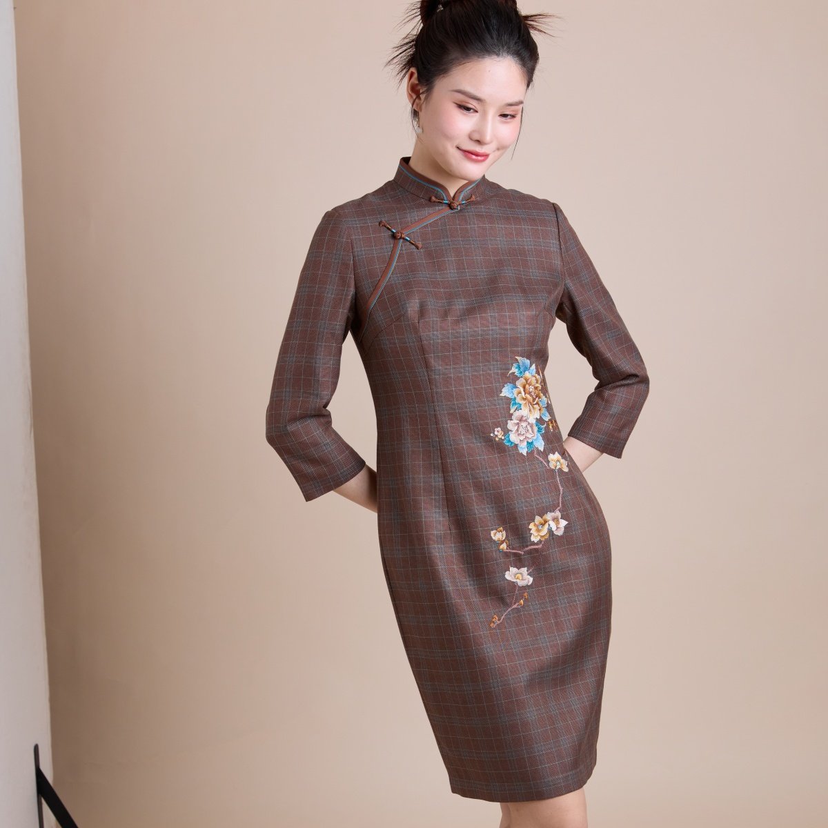 新中式中国风复古重工刺绣毛呢七分袖立领旗袍妈妈装