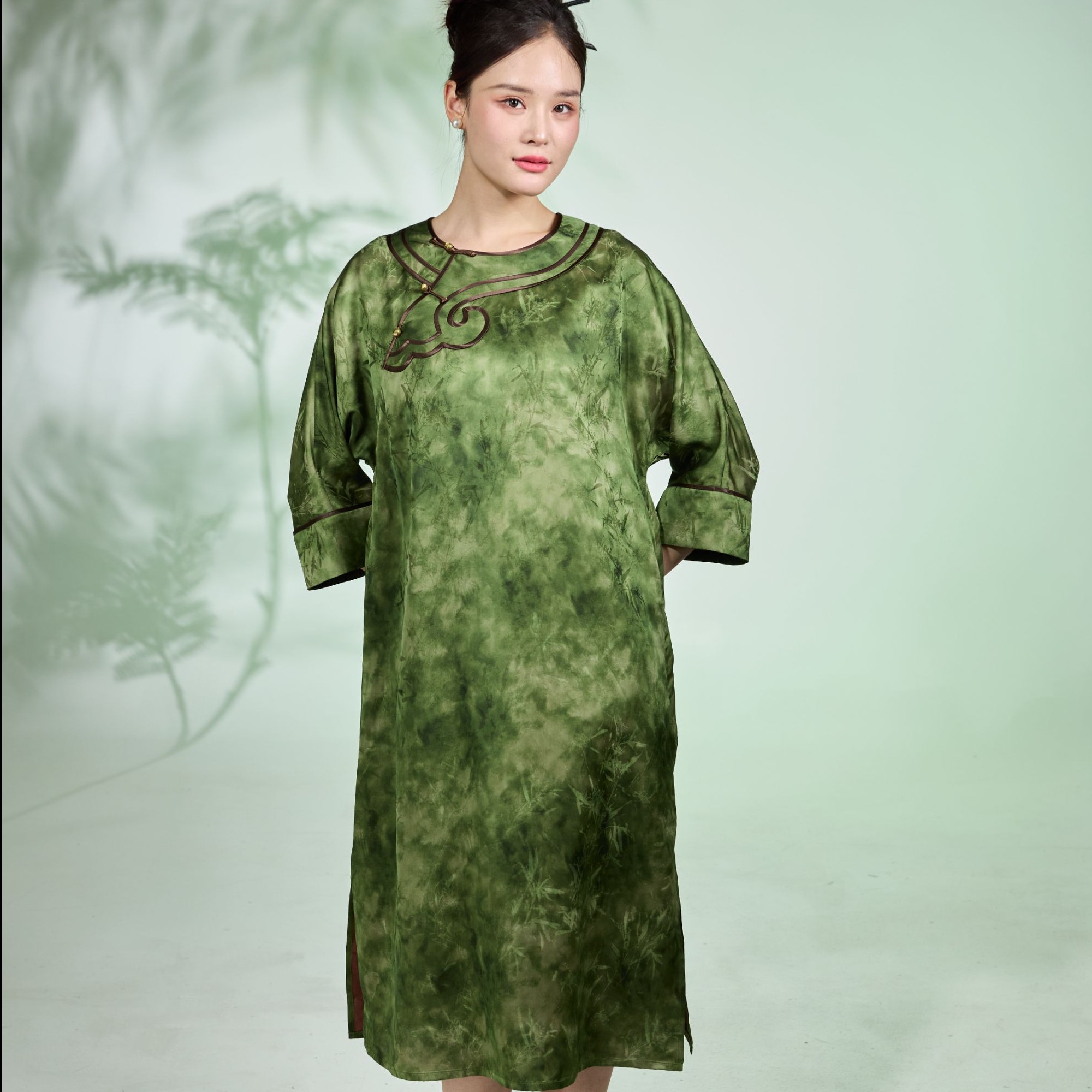 素心从简-中国风复古云头圆领手工盘扣大袍GB2BL020160