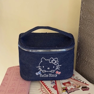 啊！超级能装的牛仔化妆包！我永远是kiity脑袋！！直接拿下