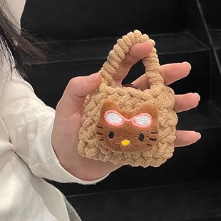 小红书同款 一眼i ins黑皮hellokitty耳机包凯蒂猫蓝牙airpods苹果耳机套mini零钱包 这个耳机包真 谁懂