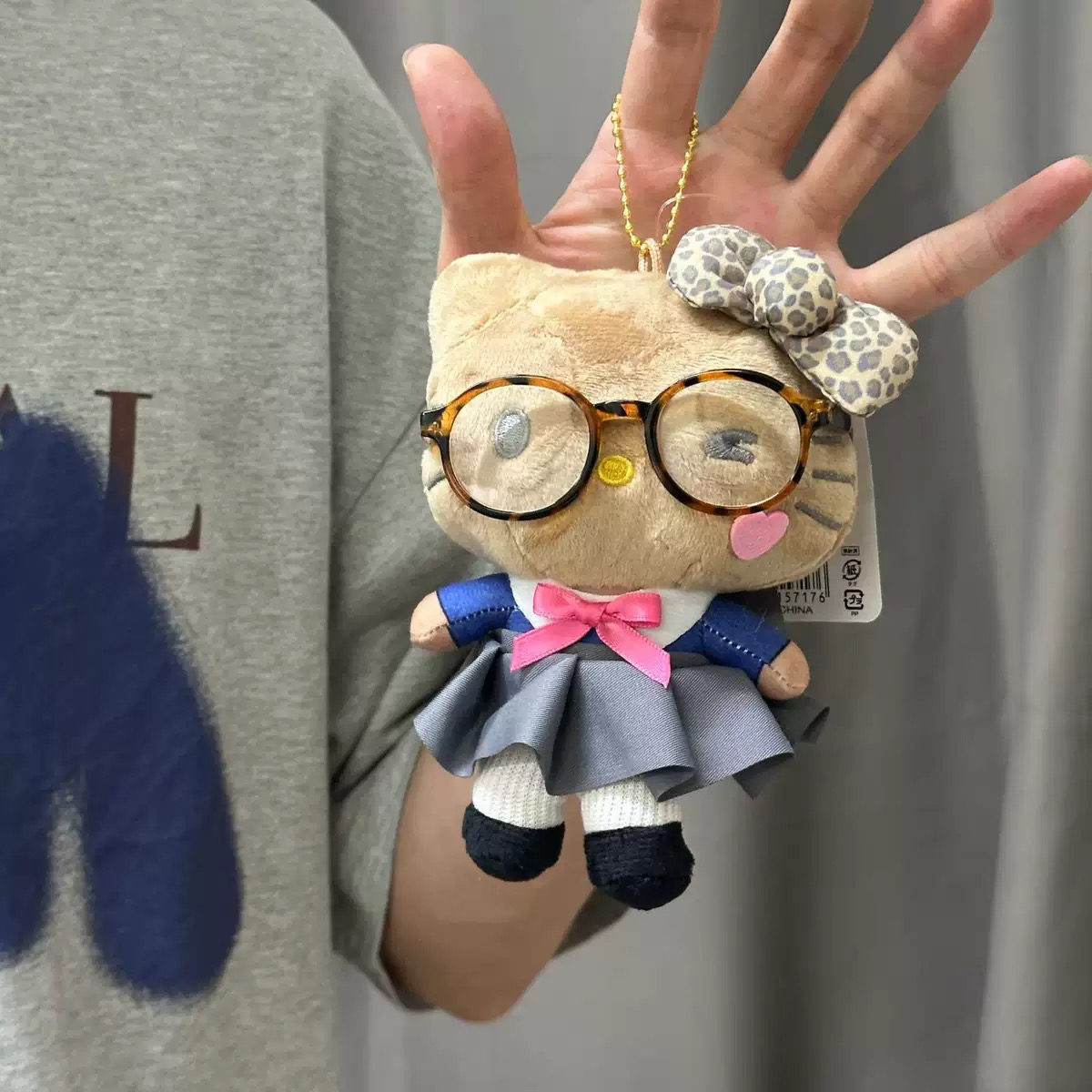 是个会wink的黑皮甜妹kitty！！穿制服chao诱惑的～我的眼镜学姐