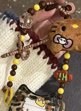 Kitty猫！招架不住啦~黑皮hellokitty手机链真的很美拉得!ccd挂绳