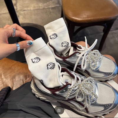 kitty脑袋找到本命wa啦~甜美软糯回头率巨高！白色hellokitty袜子