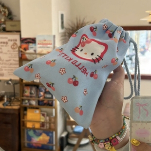 kitty束口收纳袋真的可爱晕了！超级适合收纳拍立得,料子是帆布的