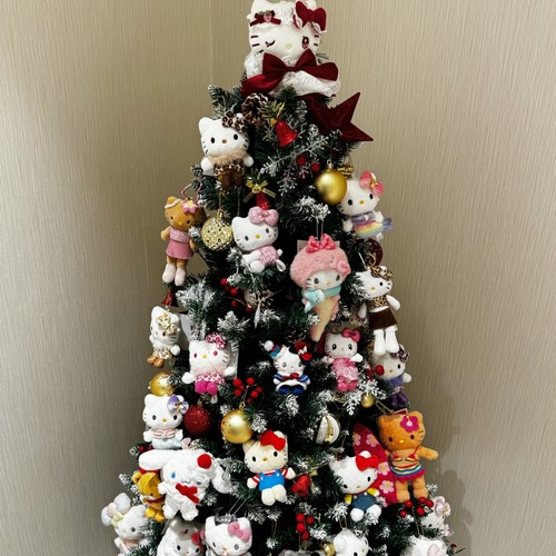 快让你的男朋友给你安排这个kitty圣诞树！超有氛围感的包挂集合