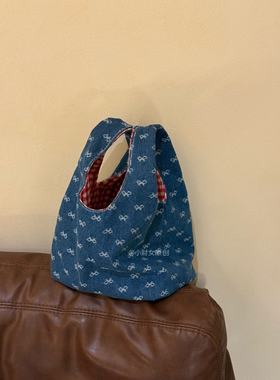 太喜欢了叭…挖到夏天的牛仔帆布包包！蝴蝶结好甜系～外出小拎包