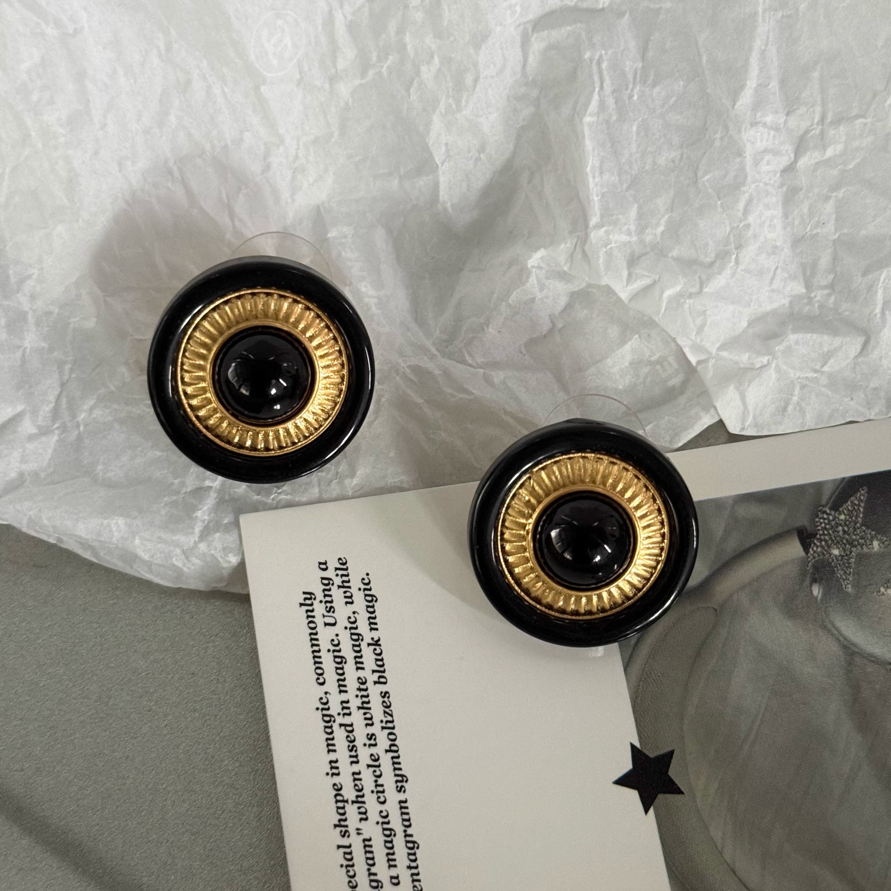 1000SE黑金圆形耳钉女高级感轻奢复古花纹耳环,饰品/流行首饰/时尚饰品新,耳钉,淘宝优惠券,粉丝福利购,淘宝优惠卷