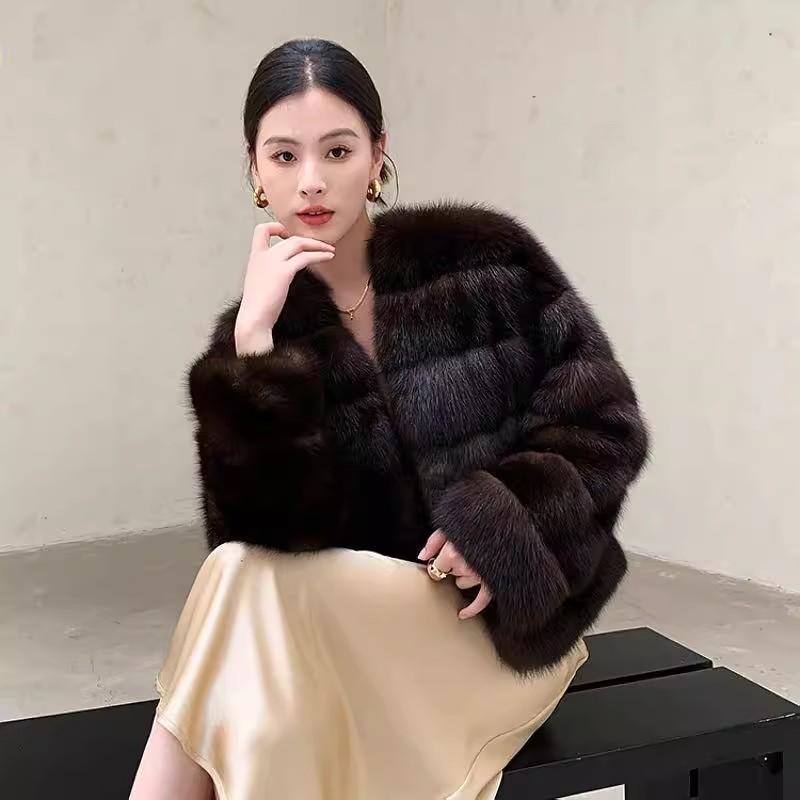 紫貂短款皮草大衣2024赫本风秋冬季新款简约时尚加厚毛毛外套女士