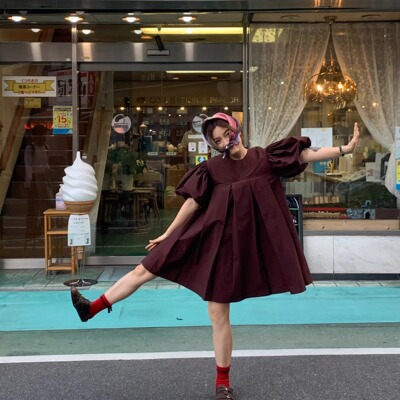 WOKERKER浆果色泡泡袖连衣裙