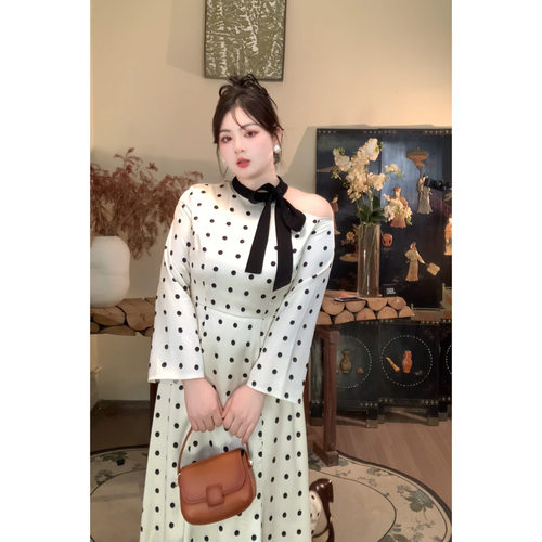 哒头.Studio【复古胶片】微胖mm大码2024新款设计感显瘦连衣裙女