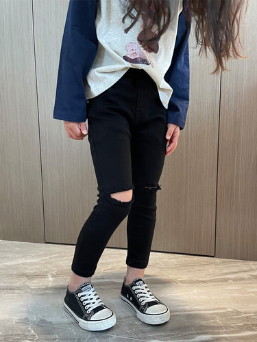 女童破洞黑色小脚牛仔长裤