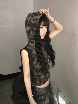 时尚炸街!复古迷彩半拉链连帽上衣 美式甜酷辣妹修身短款无袖T恤